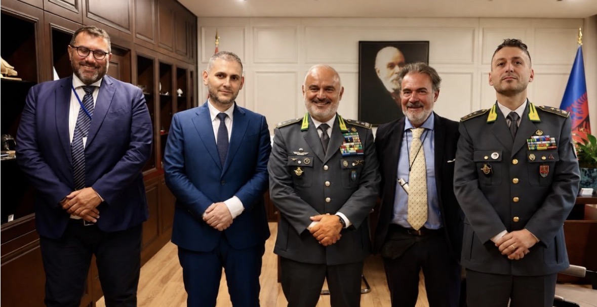 Hita pret delegacionin e Guardia di Finanza-s, në fokus operacionet ajrore kundër kultivimit të drogës