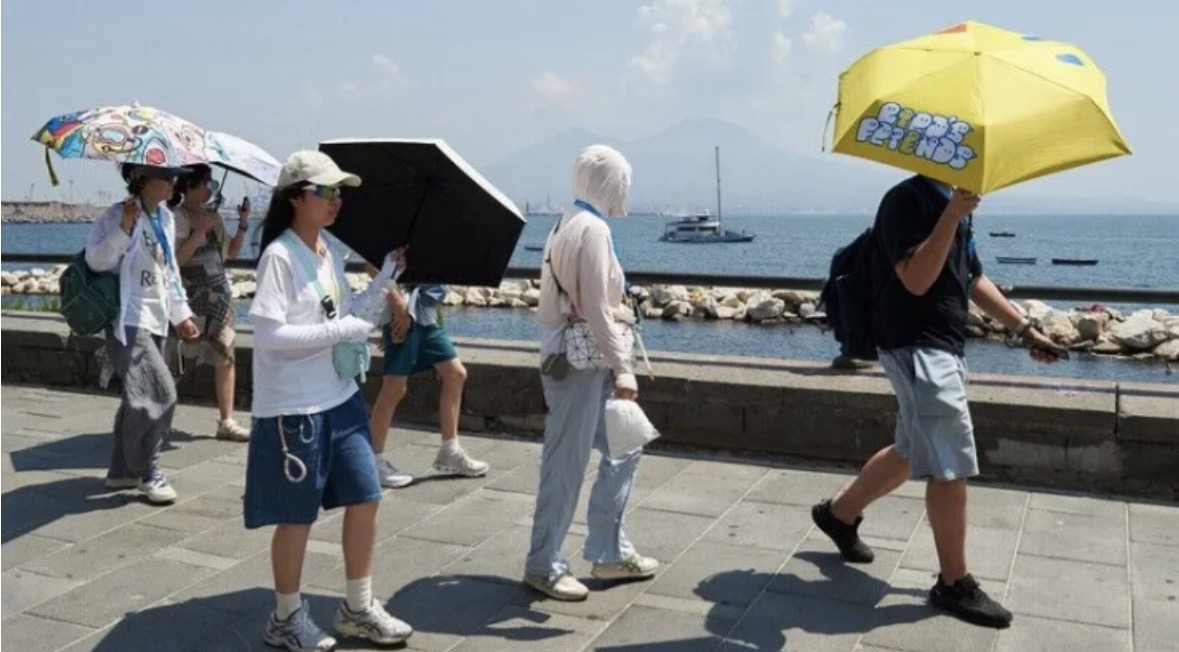 Një “alarm i kuq” është lëshuar në 27 qytete në Itali për shkak të nxehtësisë ekstreme