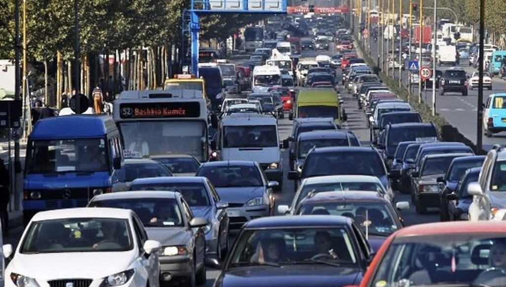 BB: 91% e makinave në Shqipëri janë mbi 10-vjeçare