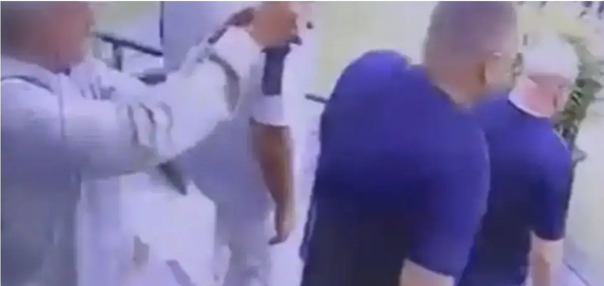 Ekzekutohet në Izrael në mes të ditës bosi i mafias kaukaziane, momenti kur qëllohet me armë pas koke