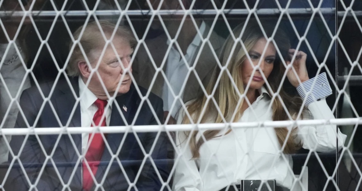 “Ndodhi dy herë, nuk mund ta duroj më”, Melania bën xhiron e rrjetit, eksperti zbulon çfarë i tha Trumpit gjatë aktivitetit në Uashington