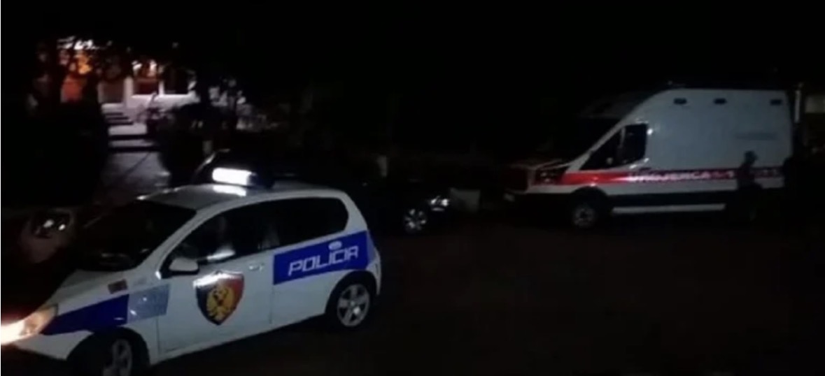 “45-vjeçari vrau nënën dhe plagosi babain me sqepar”, policia jep detajet e krimit të rëndë në Lushnjë