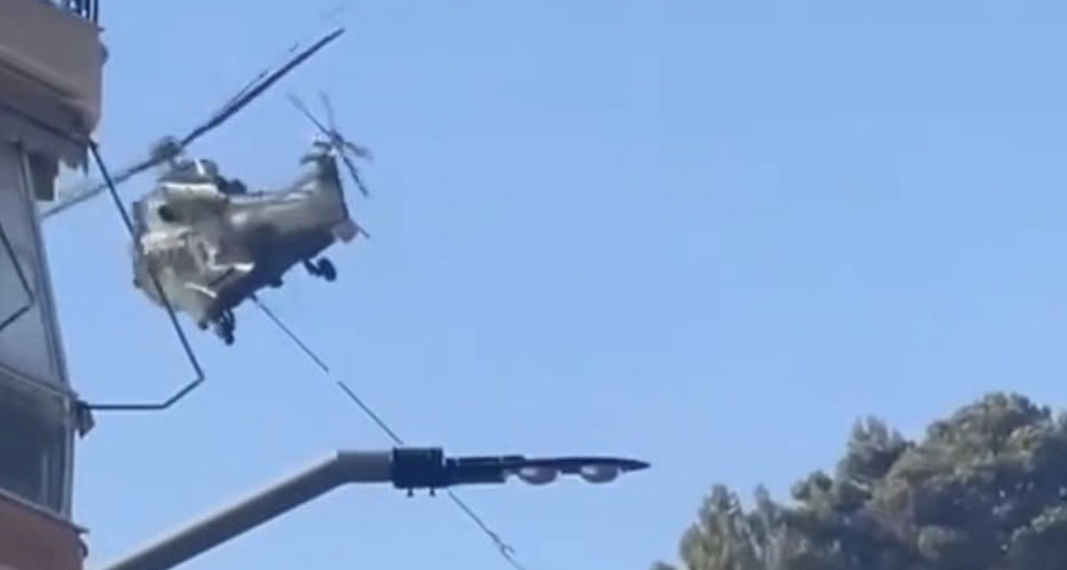 Zjarri pranë Hotel Turizmit në Sarandë, ndërhyhet me helikopter për shuarjen e flakëve