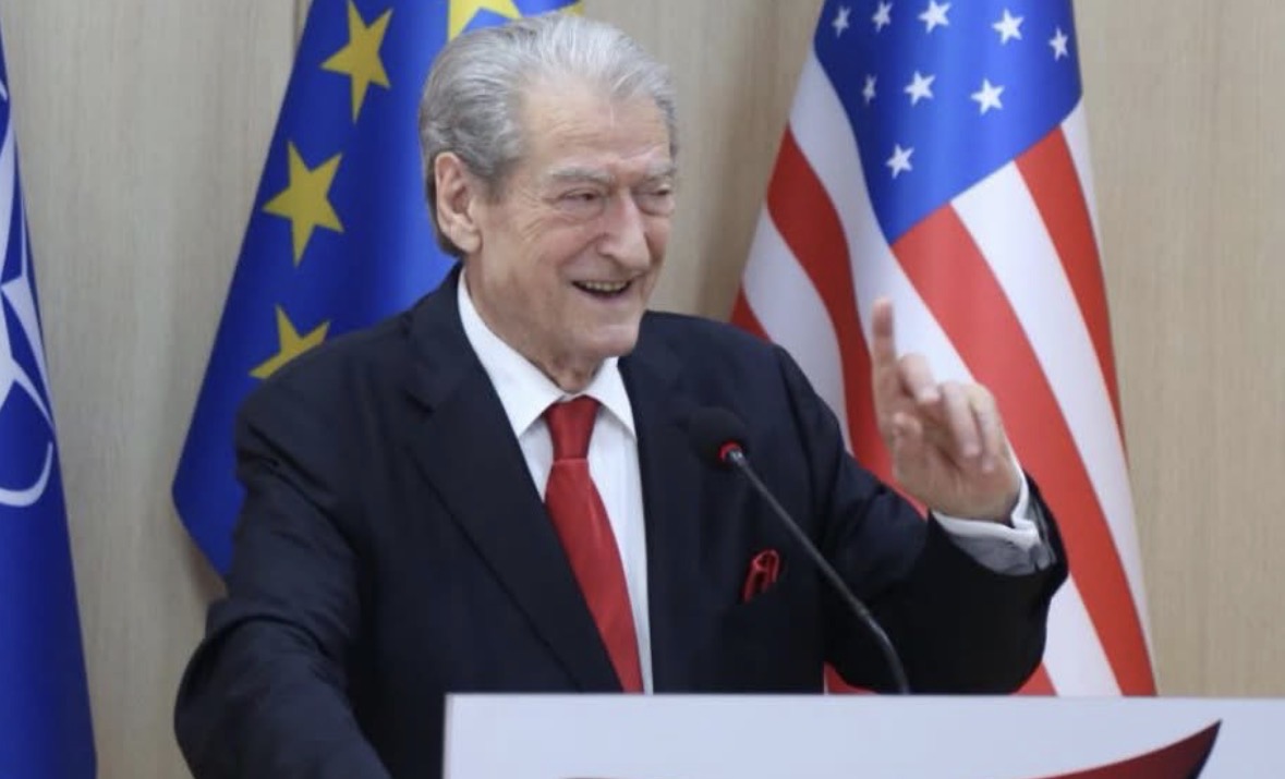 Berisha drejt SHBA-së, ftohet nga IDU për Konventën e Partisë Republikane në Teksas