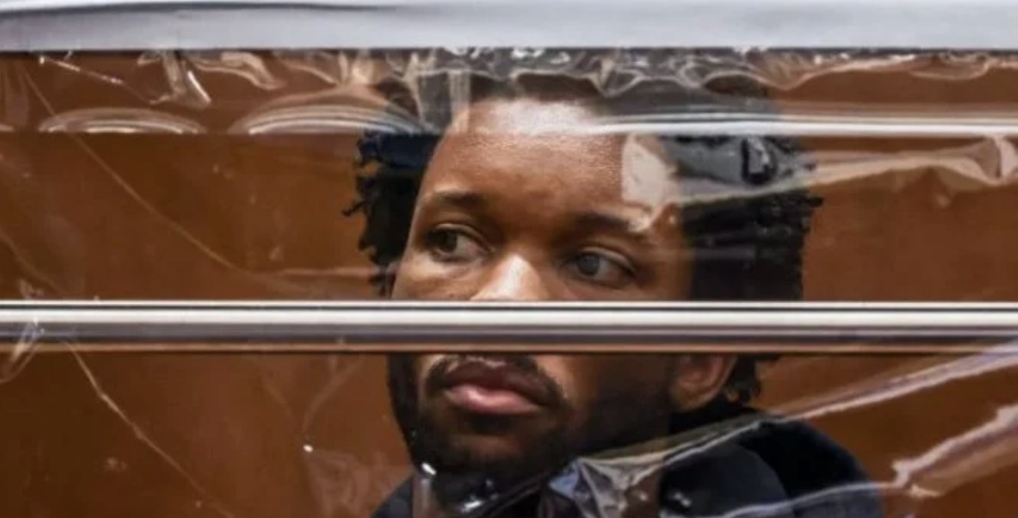 Avokatët e njohur braktisin D4vd, këngëtari përballet me akuza të rënda për vrasjen e 14-vjeçares