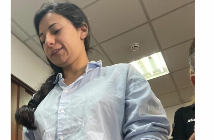 “Ka rrezik të largohet në Francë”- Apeli lë në burg aktivisten turke, Julide Yazici! 32-vjeçarja kërkoi masë më të butë