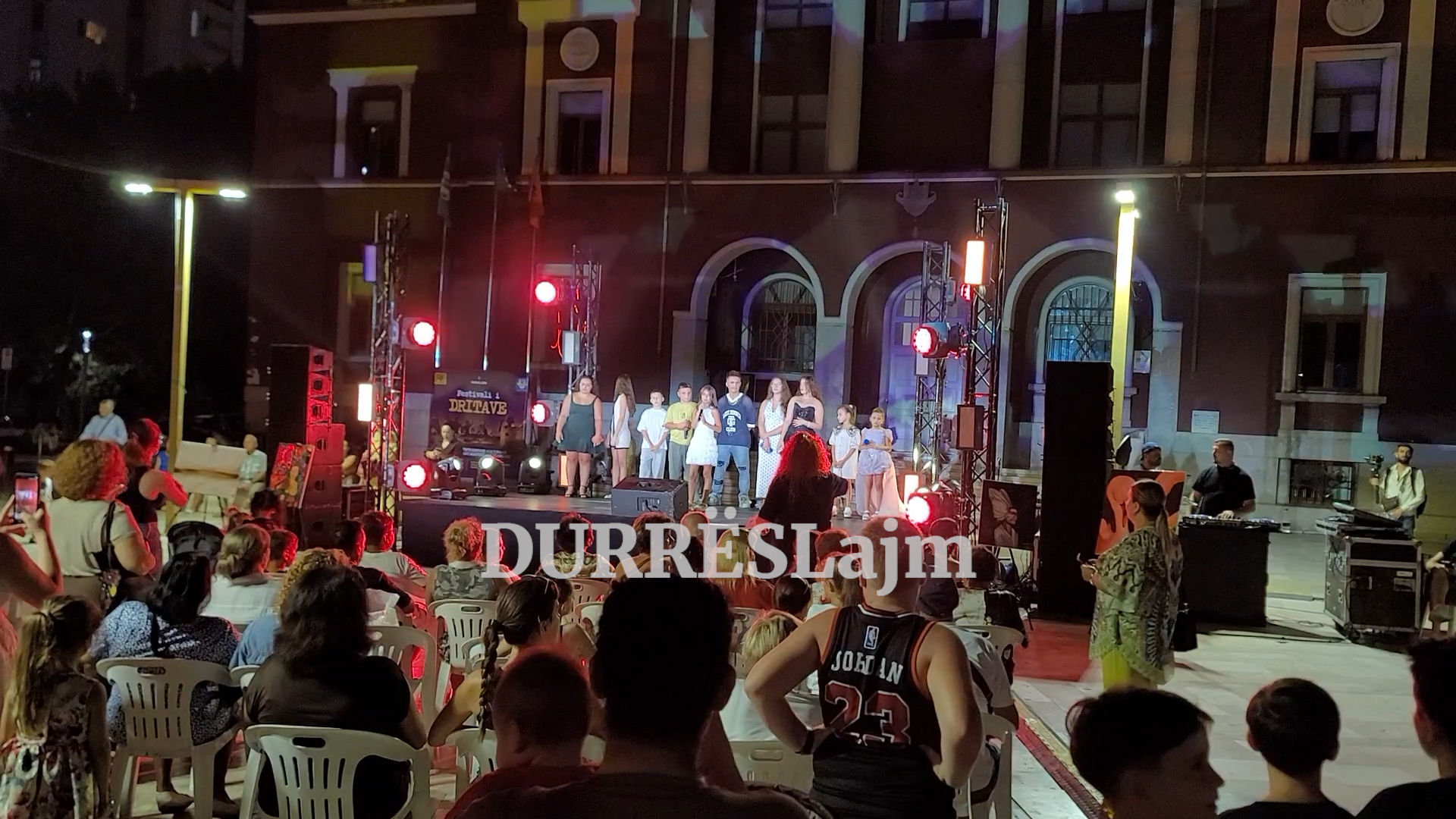 “Festivali i dritave” për 3 netë me radhë në Durrës (VIDEO)