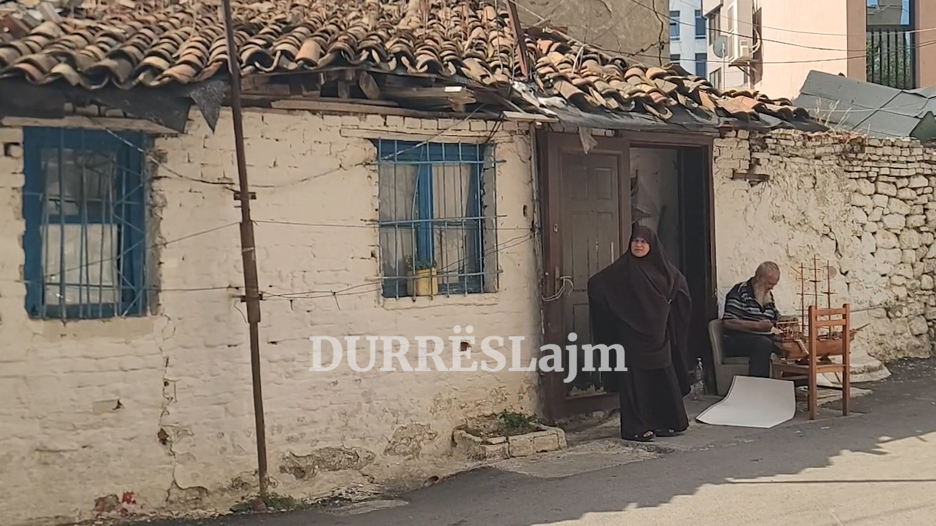 1 vit e 3 muaj pa bonus strehimi, familja në Durrës rrezikon të dalë në rrugë: Ku të mbytemi?! (VIDEO)