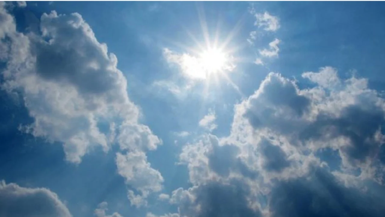 Parashikimi i motit/ Vranësira, reshje shiu dhe ulje e temperaturave në vend