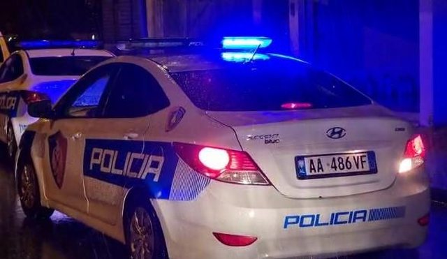 Vodhi Audin Q5, italiani përplaset me disa makina gjatë arratisjes, arrestohet nga policia! Një efektiv mbeti i plagosur