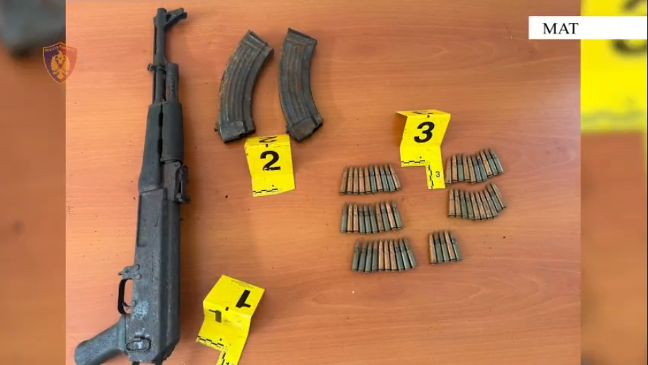 Dhunoi dhe kanosi bashkëshorten, policia arreston 67-vjeçarin