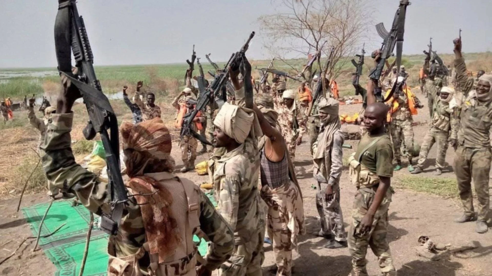 Tragjike në Nigeri, disa persona të armatosur sulmojnë një grup njerëzish teksa mbanin lutjet e së premtes, 30 viktima