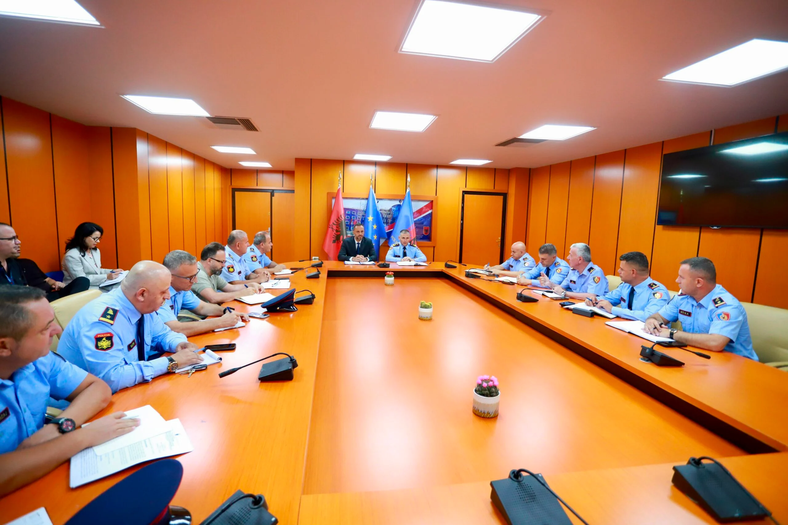 “Dëmi nga zjarri këtë vit është i pallogaritshëm”, Lamallari: Do të ngrihet njësi e re në Polici për krimet mjedisore