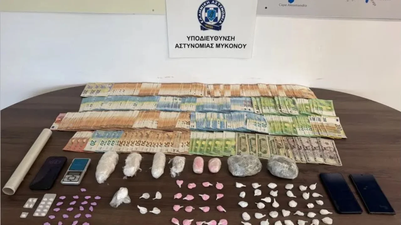 Shpërndanin drogë me një makinë në Mykonos/ Në pranga dy shqiptarët, sekuestrohen edhe 65 mijë euro