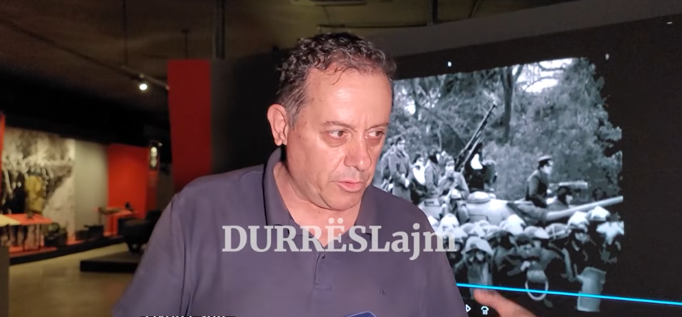 Ja kush është skulptori që realizoi dhe i bëri dhuratë Durrësit instalacionin “Karamelja”