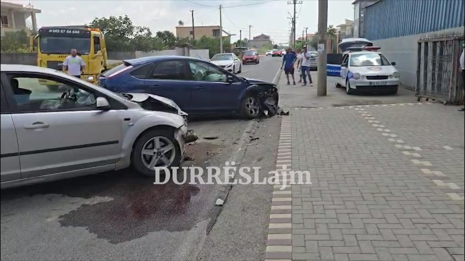 Përplasen dy makina në Sukth (VIDEO)
