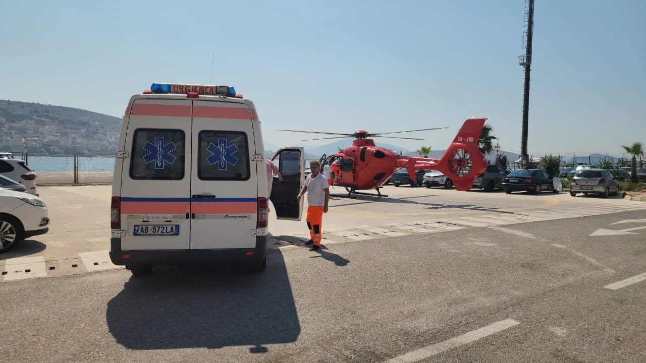 Autobusi përplas 65-vjeçarin në Delvinë, i plagosuri në gjendje të rëndë transportohet me helikopter në Tiranë