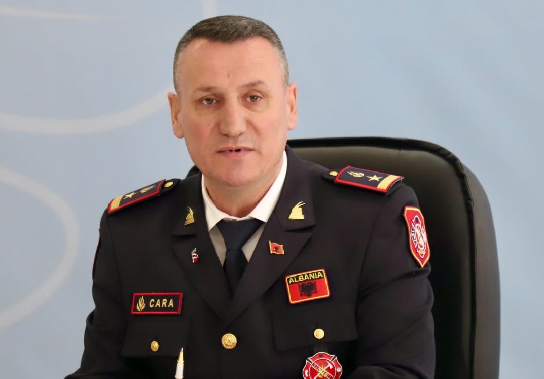 Dorëhiqet drejtori i Përgjithshëm i Shërbimit Zjarrfikës, Arben Cara