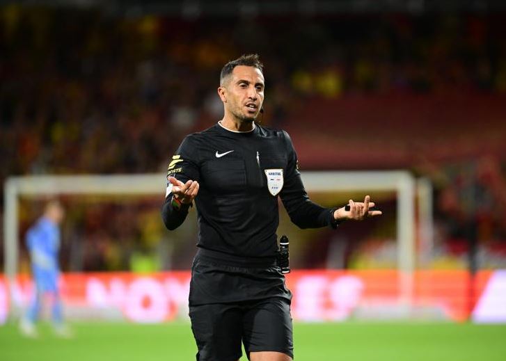Arbitri francez dënohet me 6 muaj burg, dhunonte bashkëshorten e tij