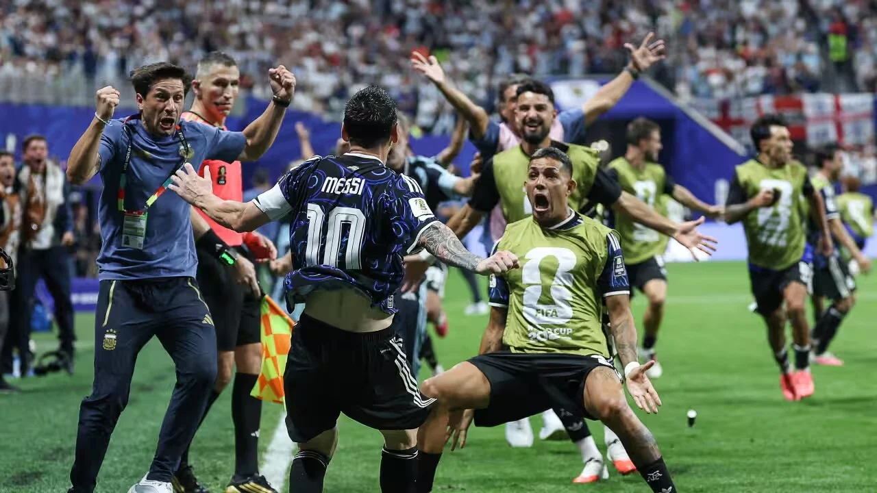 Argjentina shpall fitoren me Anglinë si ditën kombëtare të futbollit
