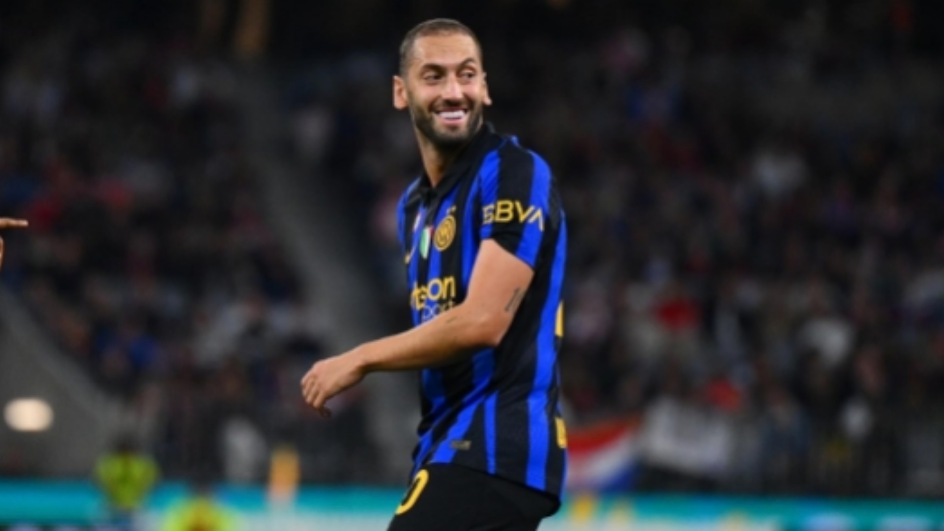 Calhanoglu i premton besnikëri Interit: Qëndroj këtu, po më telefonuan do të rinovoj