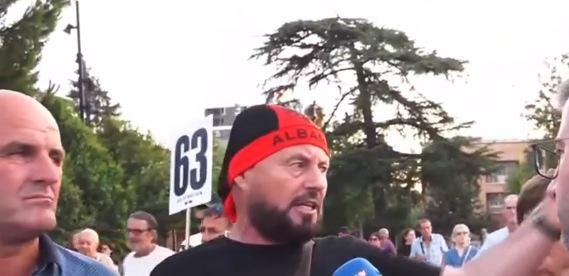 “Ku i gjejnë paratë ata?”- Emigranti denoncon: Taulant Balla me 20 badiguardë mori hotelin më të mirë, 3 mijë euro nata!