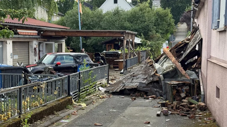 Stuhi dhe tornado! Moti i keq përfshin Gjermaninë, raportohet për viktima dhe të plagosur