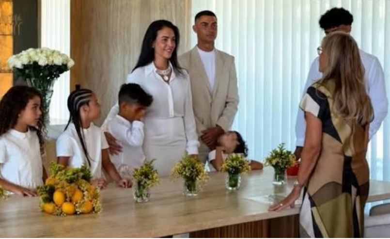 Georgina bëhet nënë e fëmijëve të Cristiano Ronaldos