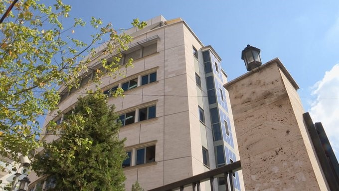 U zhvaste para shqiptarëve nëpërmjet postës, prokuroria e Tiranës dërgon në gjyq nigerianin! Skema që përdorte