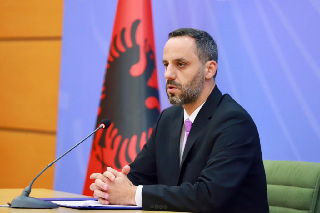 Shkelësit “kapen” nga teknologjia, ministri Lamallari publikon pamjet e kontrolleve