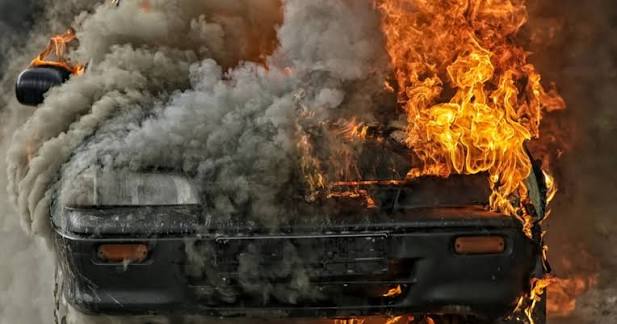 Dogji qëllimisht tre makina, arrestohet 43-vjeçari në Elbasan