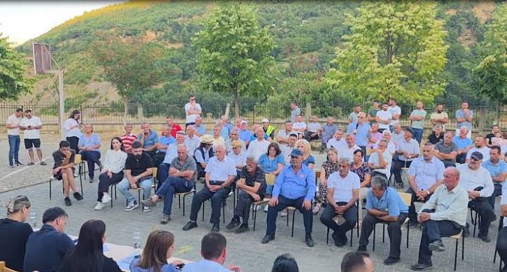 Bashkia Klos nis dëgjesat për territorialen. Banorët e Xibrit kundërshtojnë bashkimin me Matin