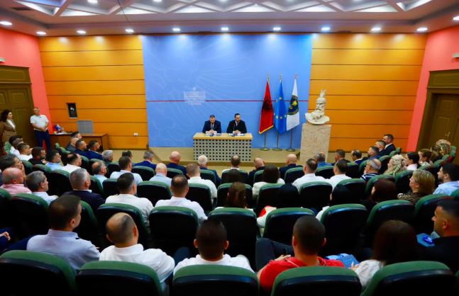 Ministri i Brendshëm thërret në takim drejtuesit vendorë të Policisë së Shtetit