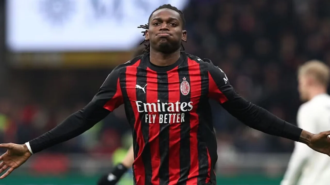 Leao refuzohet nga klubi i Premier League, Milani refuzon edhe ofertën e parë të Gallatasarajit