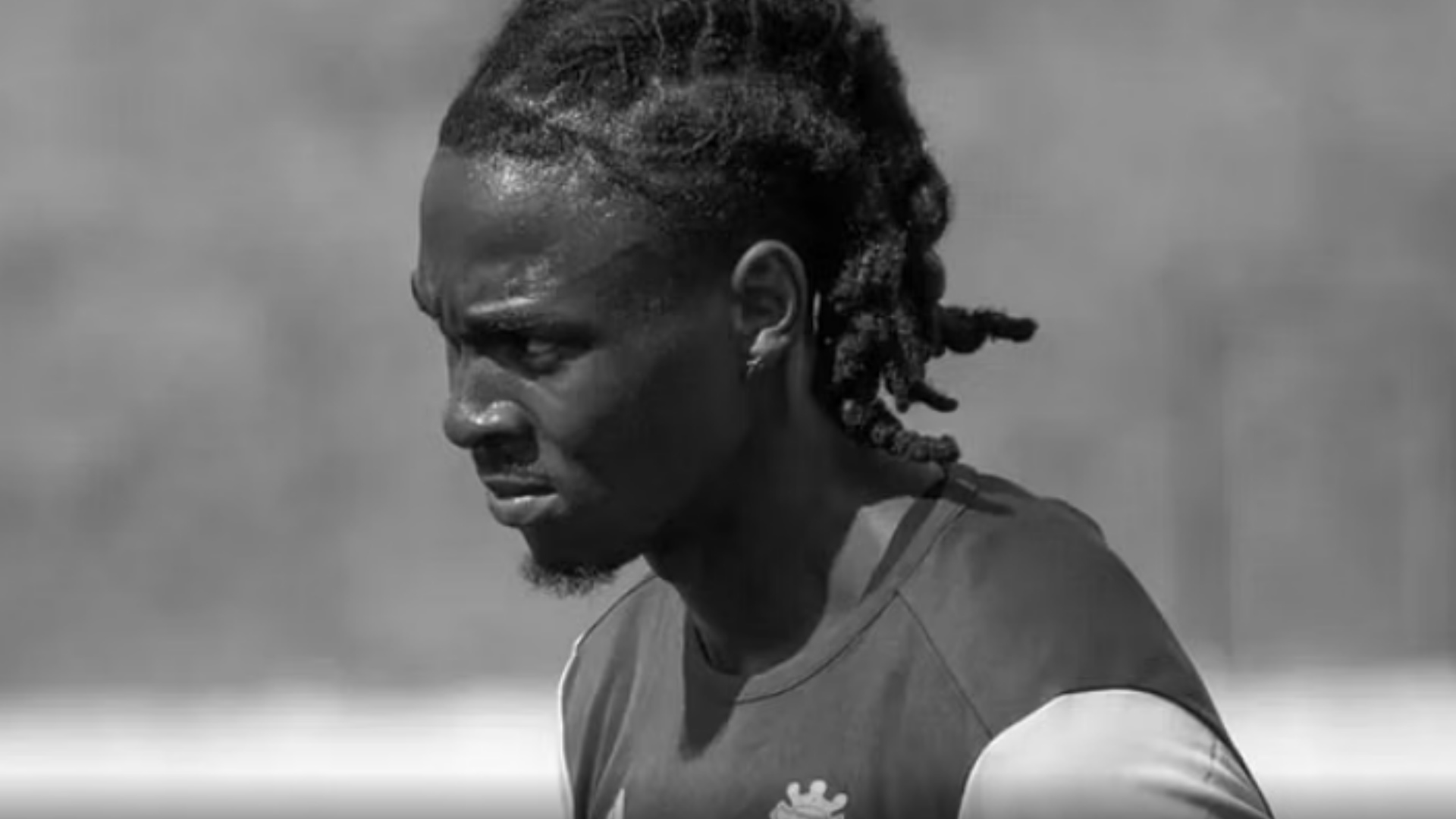 Pëson kolaps në fushë dhe ndërron jetë futbollisti 25-vjeçar 