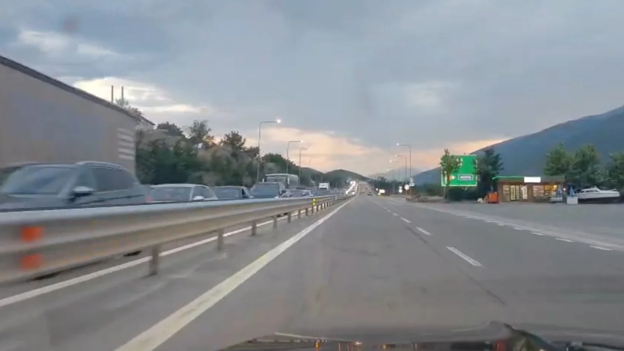 Fluksi i shtuar lëvizjesh në Morinë, në 12 orë regjistrohen mbi 41 mijë hyrje