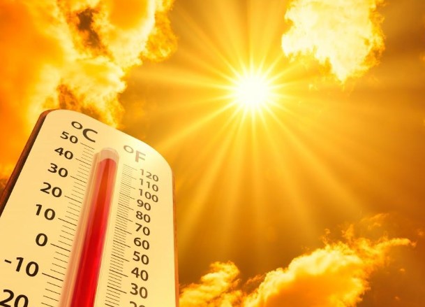 Mot i nxehtë dhe me temperatura të larta, në disa qarqe ka rrezik për zjarre