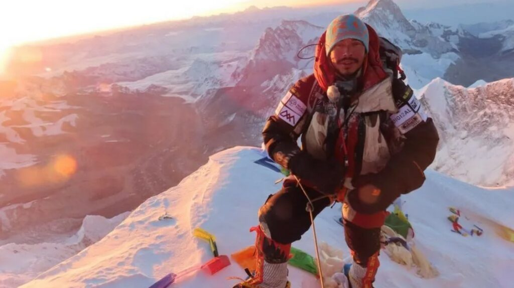 Bota e alpinizmit humb Nirmal Purjan në një ortek në Pakistan