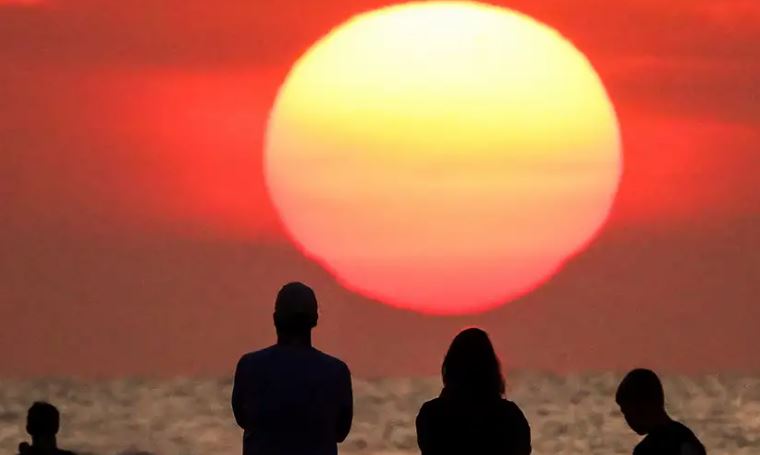 Oqeanet e botës nuk kanë qenë kurrë më të ngrohta, temperatura mesatare e matur arriti 21,1 gradë Celsius