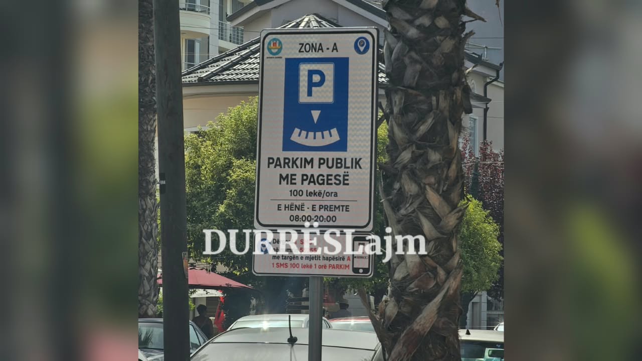 Nis vendosja e sinjalistikës vertikale për parkimet me pagesë në Durrës
