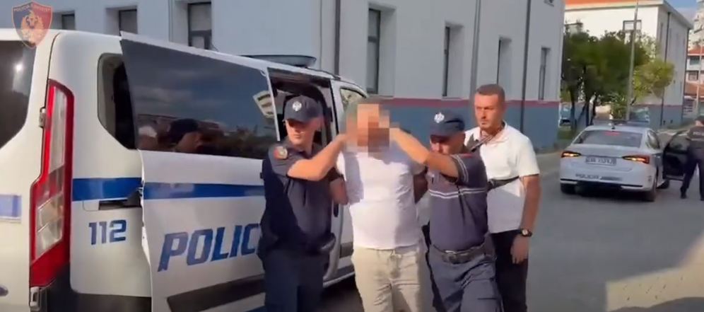 Tentoi të vriste me pistoletë në mes të lokalit Bitocin, por iu bllokua arma, arrestohet autori (VIDEO+EMRI)