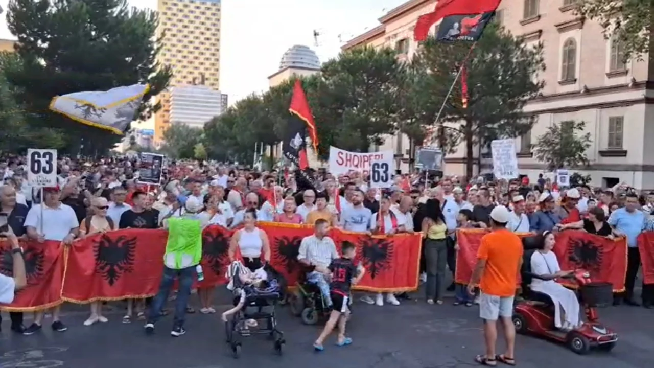 “Shqipëria kërkon revolucion”/ 63 ditë tubim, sot protestë kombëtare në Tiranë
