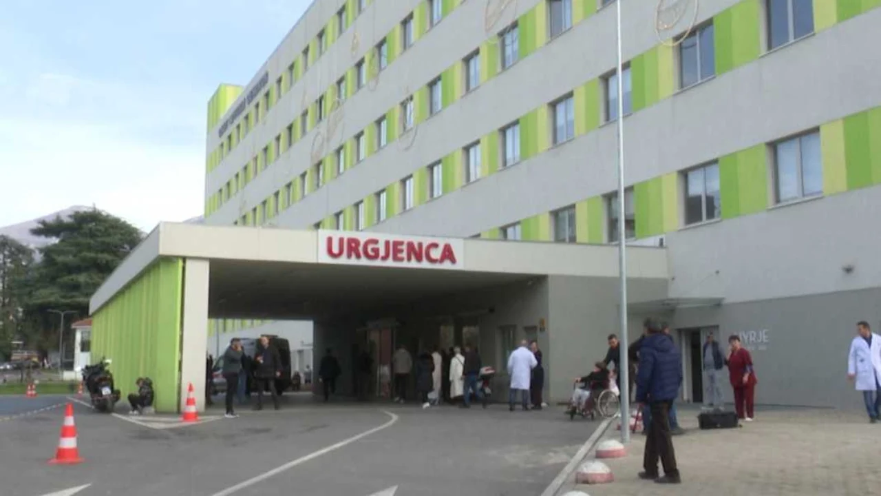 “Pesë persona po mjekohen në Tiranë”, Ministria e Shëndetësisë sqaron gjendjen e të plagosurve në zjarrin e hotelit në Vlore: Një vajzë ka djegie të shumta