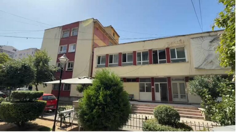 Detajet e reja/ 37-vjeçarja shtatzënë u paraqit në spital me dhimbje të forta. Iu dha gjak, por…