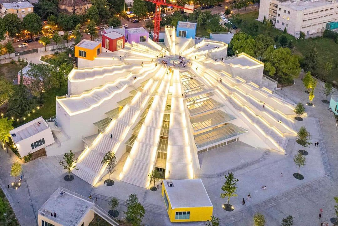 “Daily Mail”: Tirana, destinacioni më ekonomik në Evropë