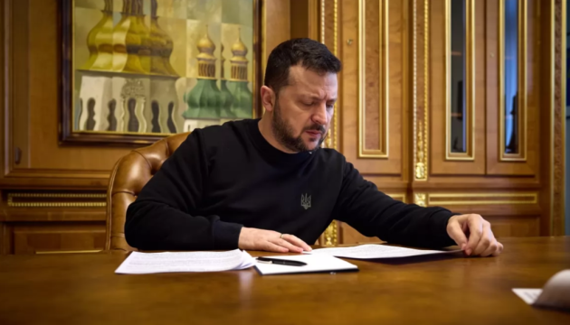 Autoritetet e drejtësisë në Ukrainë hetojnë një organizatë kriminale, në fokus edhe zyrtarë të Zyrës së Zelenskyt