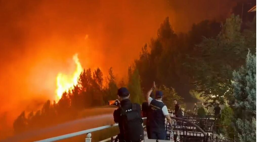 Ministria e Mbrojtjes bën bilancin: Si paraqitet situata nga zjarret në 24 orët e fundit