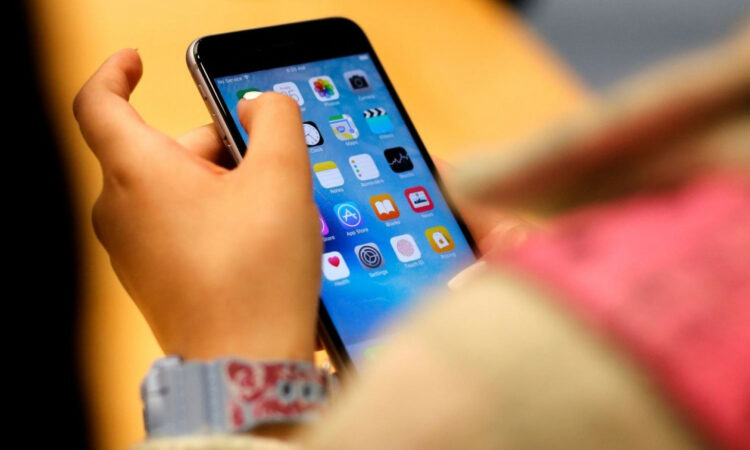 Tmerr në Finlandë/ 27-vjeçari akuzohet për abuzim seksual online ndaj 361 fëmijëve, i kontaktonte nëpërmjet Snapchat-it dhe…