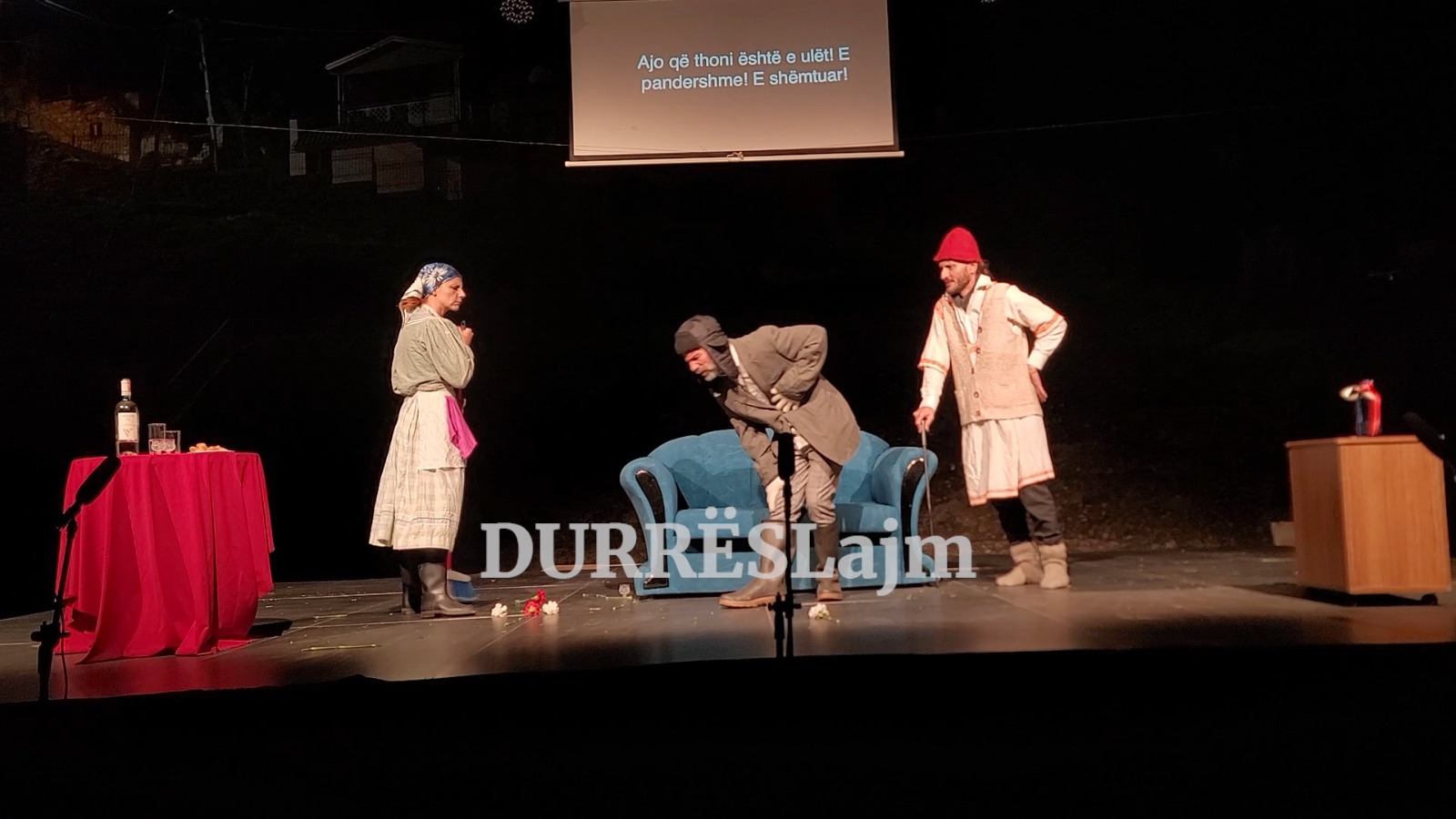 “Cehov in love”, shfaqja e fundit teatrore që u ngjit në skenën e amfiteatrit të Durrësit (VIDEO)