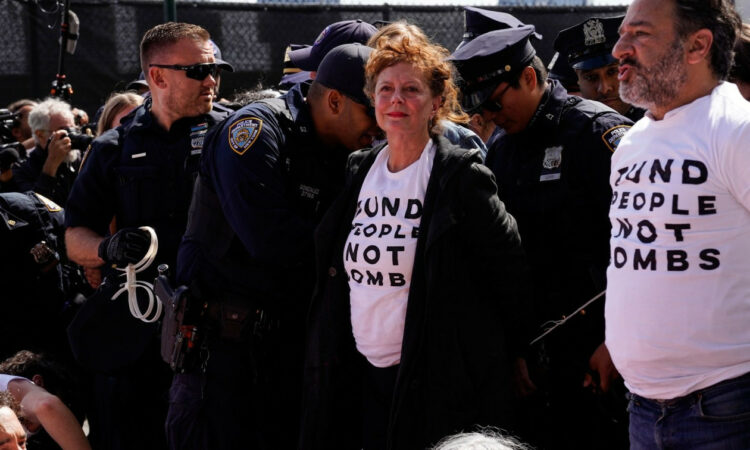 Aktorja Susan Sarandon arrestohet në New York gjatë protestës pranë OKB-së